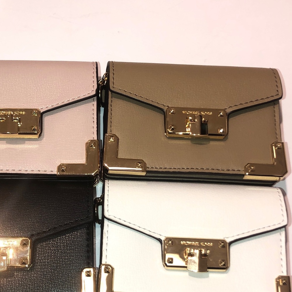 Michael Kors Kinsley Accordion Card Holder/Wallet - Picture 7 of 8